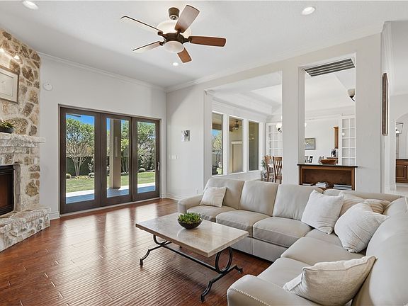 3rd image of 2230 Windsor Pl