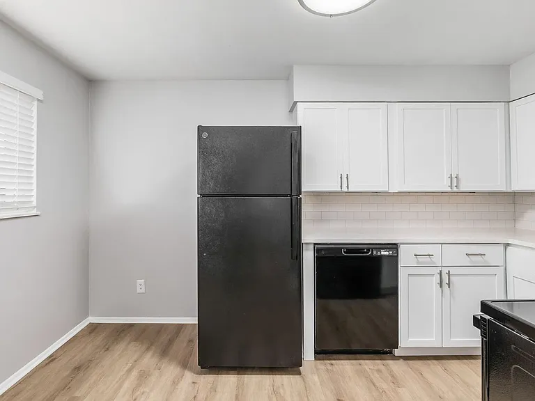 611 Riverview Dr #I — Photo 10