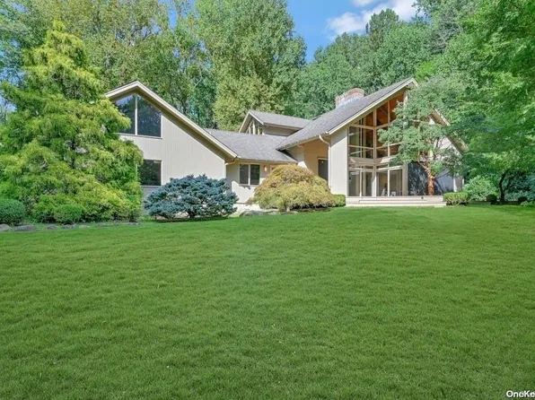 176 Sunset Road, Oyster Bay Cove, NY 11771