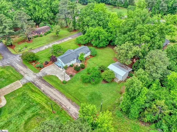 207 Fair Pl, Clinton, SC 29325