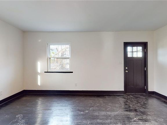 5th image of 14 Hawthorn St