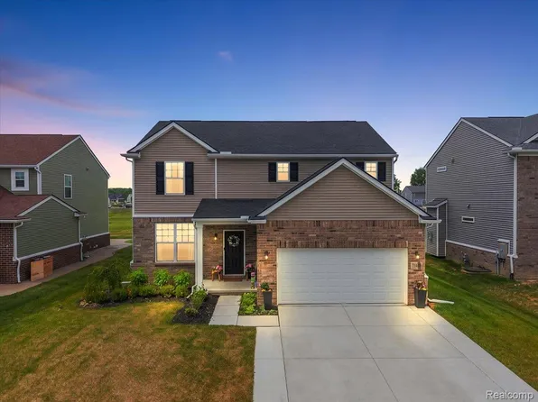 71471 Julius Dr, Romeo, MI 48065