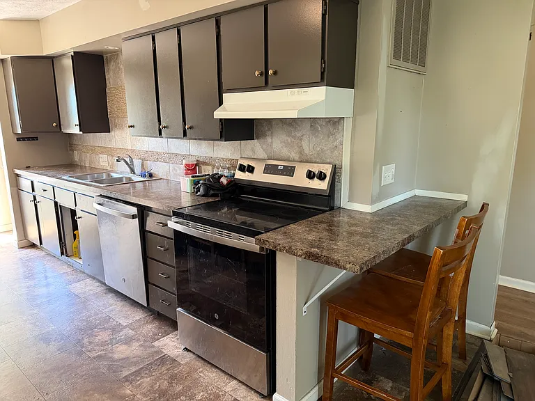 1426 Haven Ave — Photo 3