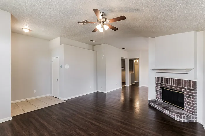 2111 Dandelion Dr — Photo 3
