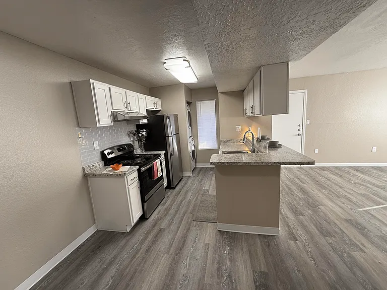 Vista Del Sol Apartments — Photo 46