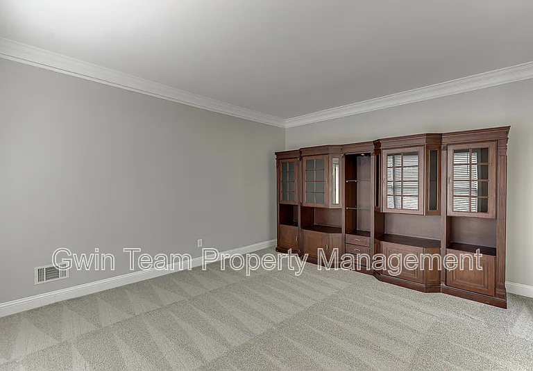 9345 Riverclub Pkwy — Photo 3