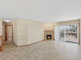 1102 Highpoint Ct, New Richmond, WI 54017