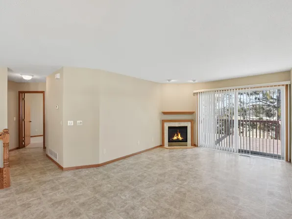 1102 Highpoint Ct, New Richmond, WI 54017