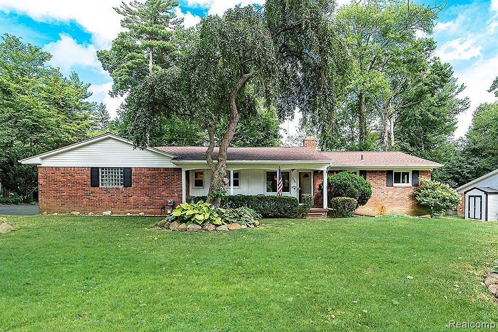 5730 Kingfisher Ln, Clarkston, MI 48346 Zillow