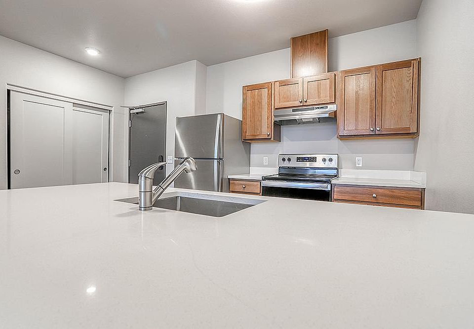1st image of 459 SE 192nd Ave APT 407