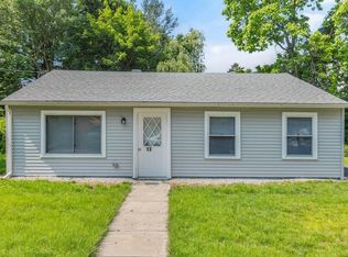 13 Clarendon Rd, Auburn, MA 01501