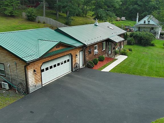 2nd image of 3464 Hornby Rd
