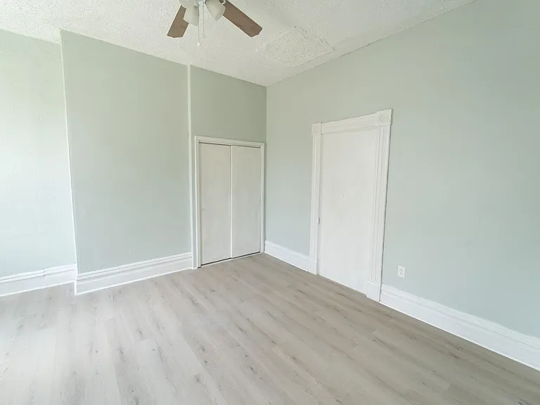 4 Jones St #1 — Photo 8