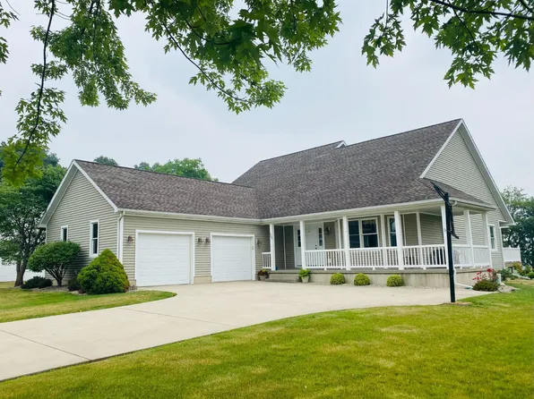 731 Oakbrook Dr, Hebron, IN 46341