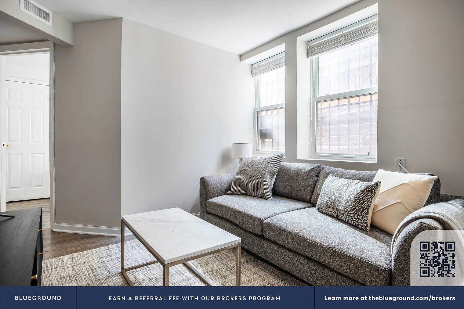 1 bed, 1.0 bath, 319 sqft, $1,900 — Photo 3