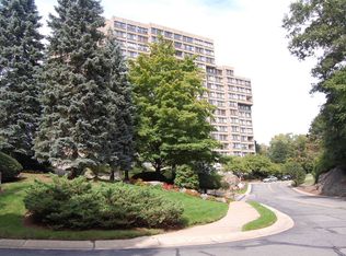 250 Hammond Pond Pkwy APT 112N, Newton, MA 02467