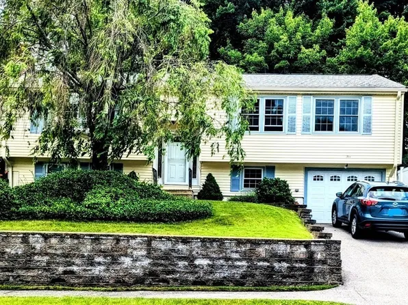 5 Otter Trl, Worcester, MA 01605