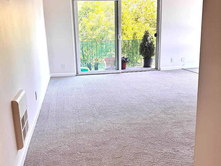 904 Peninsula Ave #403 — Photo 3