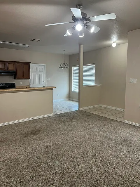 3 bed, 1186 sqft, $1,725 — Photo 2