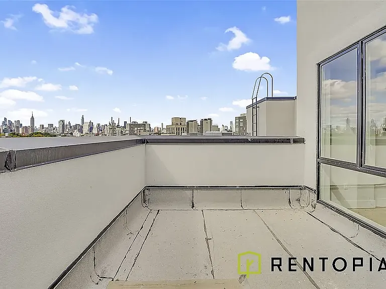 415 Manhattan Ave #203A — Photo 6