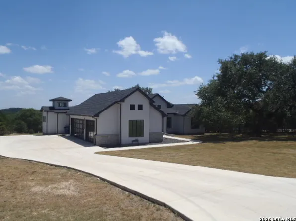 650 SHADY HOLW, New Braunfels, TX 78132