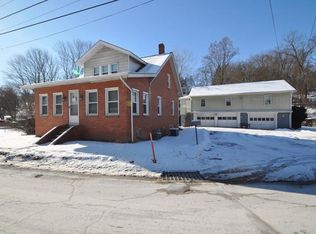 24 Oak Spring Rd, Washington, PA 15301