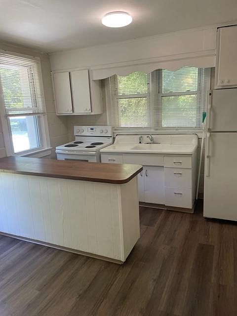 2nd image of 423 W White Horse Pike #3