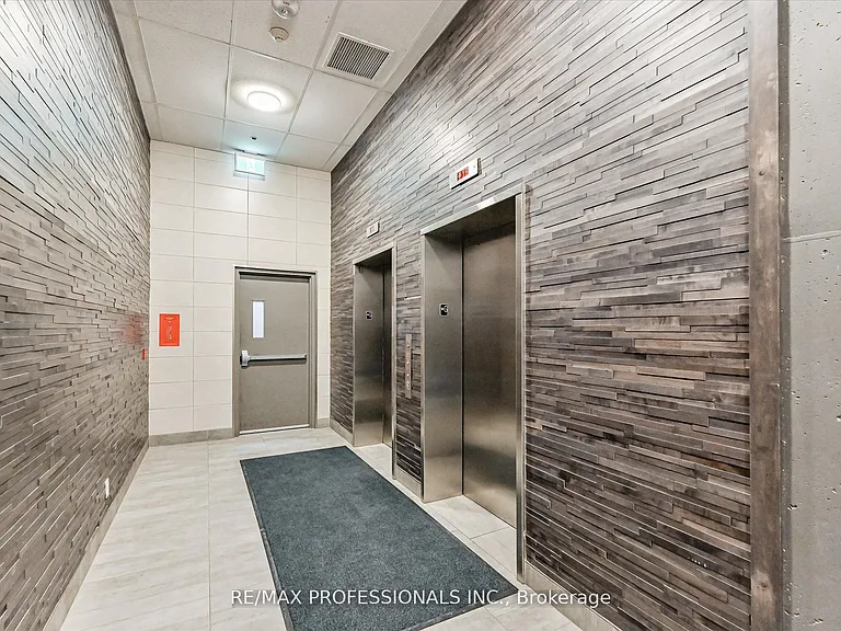 318 Spruce St #2103 — Photo 4