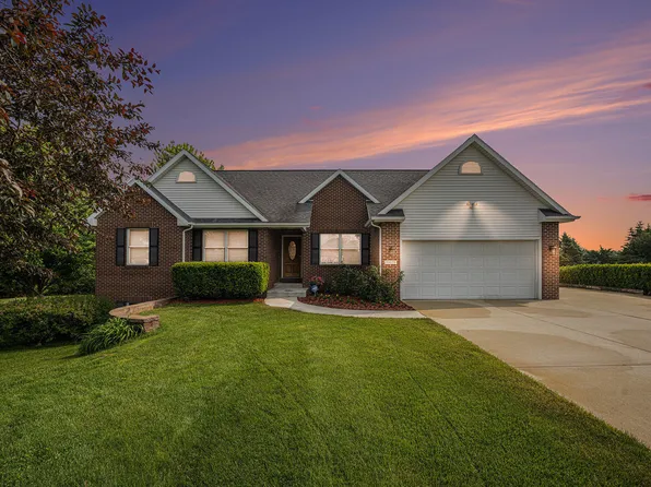 53029 Meadow View Ln, Paw Paw, MI 49079