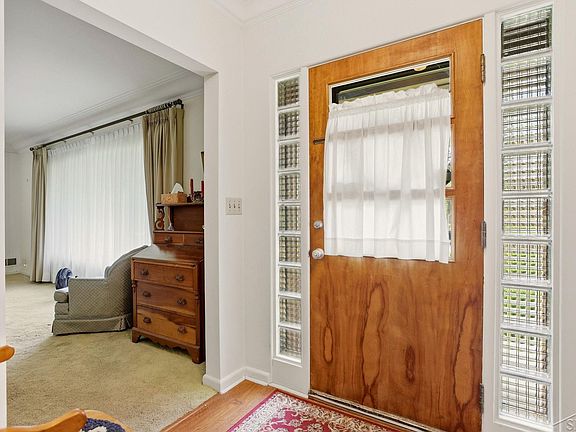 5th image of 2016 Handley St