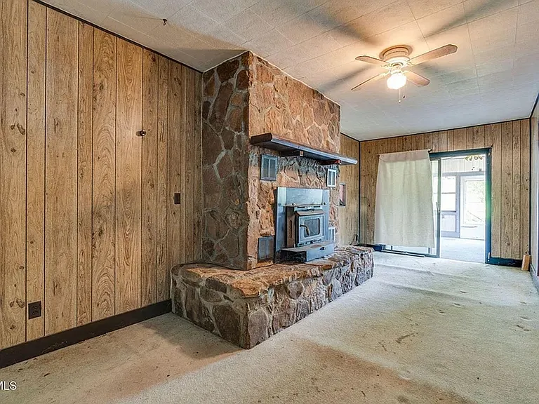 320 Independence Dr — Photo 9