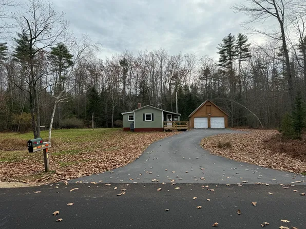 27 Roberts Street, Buxton, ME 04093