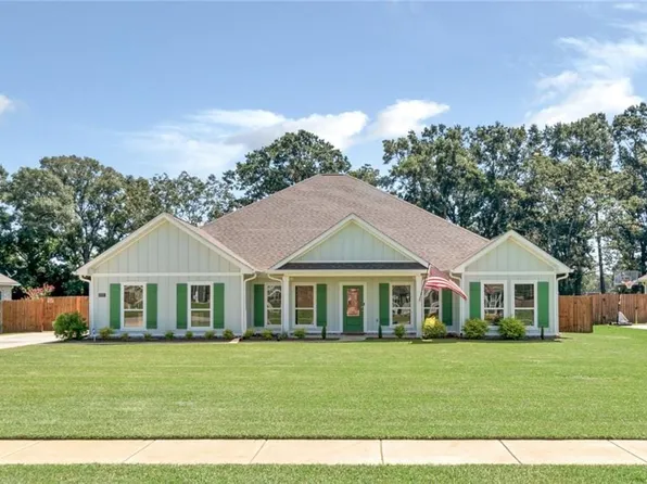 5737 Orchard Ln E, Grand Bay, AL 36541