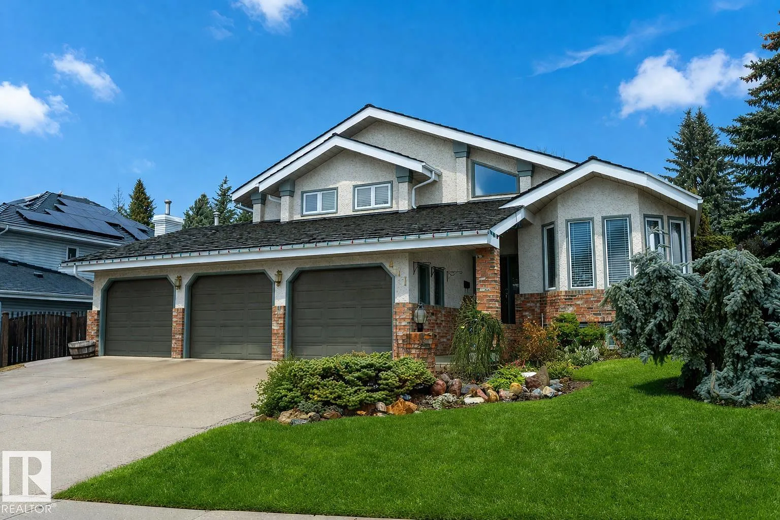 471 Ronning St NW photo 1