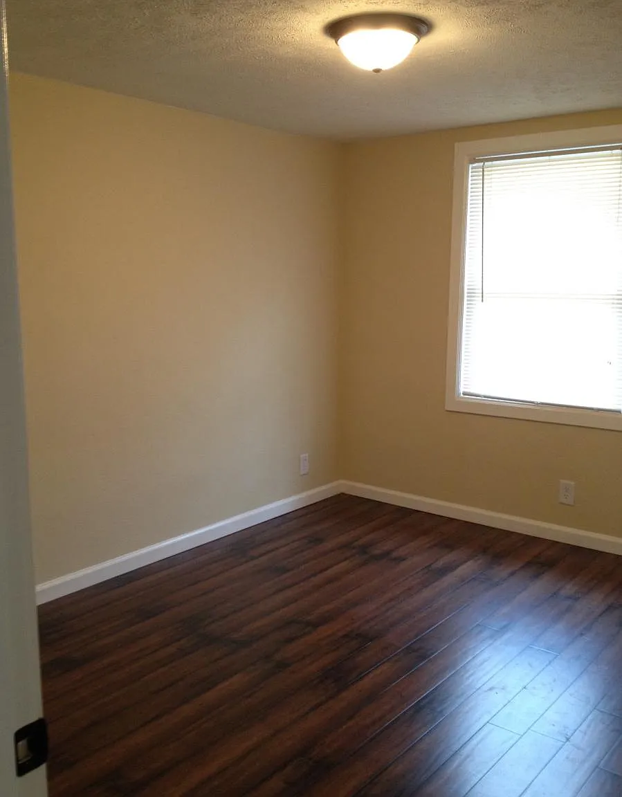 4 bed, 1102 sqft, $3,400 — Photo 3