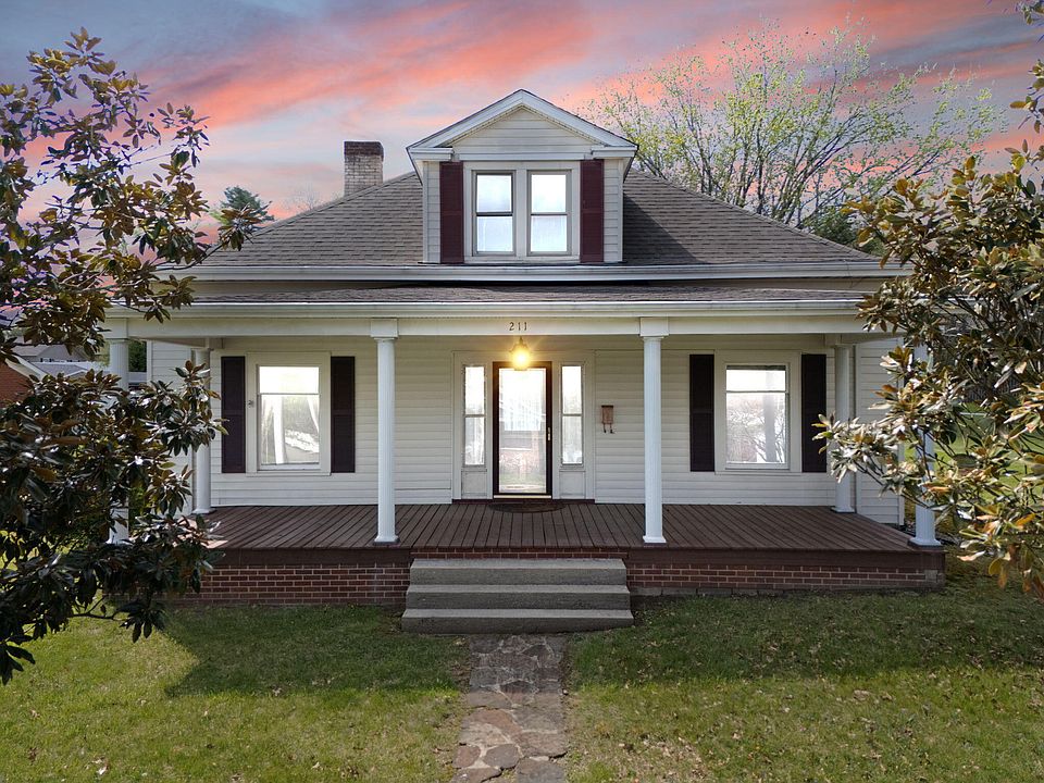 1st image of 211 Whitley St