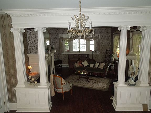 Formal parlor