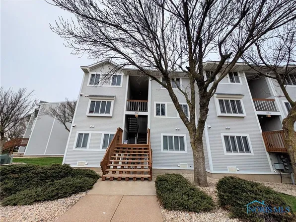 206 W Lakeshore Dr APT C, Port Clinton, OH 43452