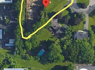 483 Harding Rd, Williamsville, NY 14221