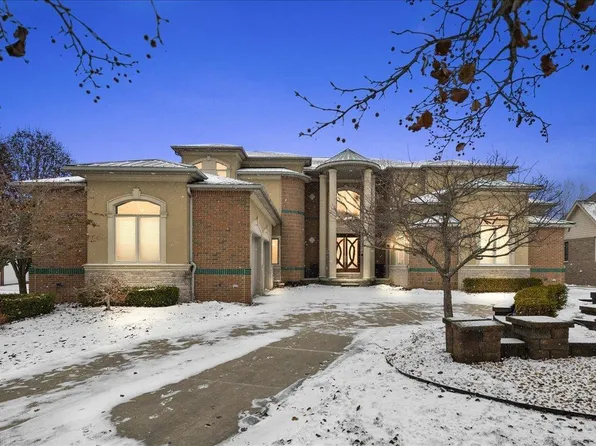 61403 Barclay Dr, Washington, MI 48094