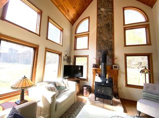 15 Hidden Ln, Milton, WV 25541