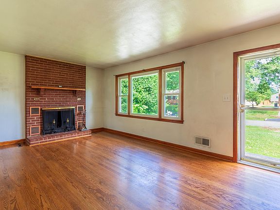 2nd image of 455 Petty Ave