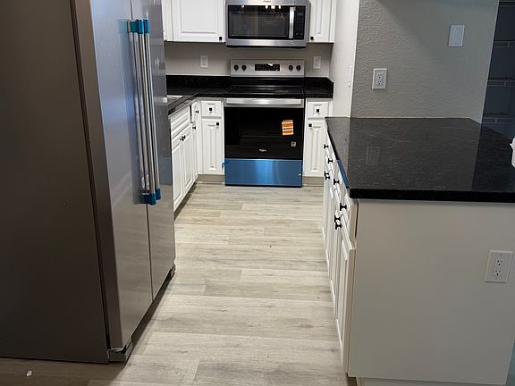 3rd image of 3712 Iowa Ave #202