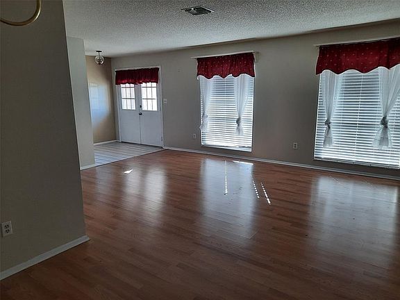 3rd image of 8203 Reynolds Dr