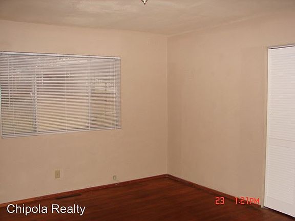 5th image of 4540 Putnam St