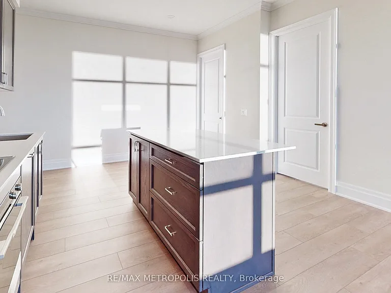9075 Jane St #Penthouse 08 — Photo 16