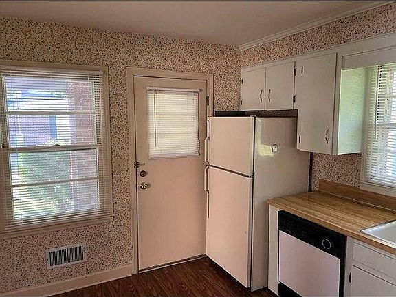 4th image of 305 Cannon Dr