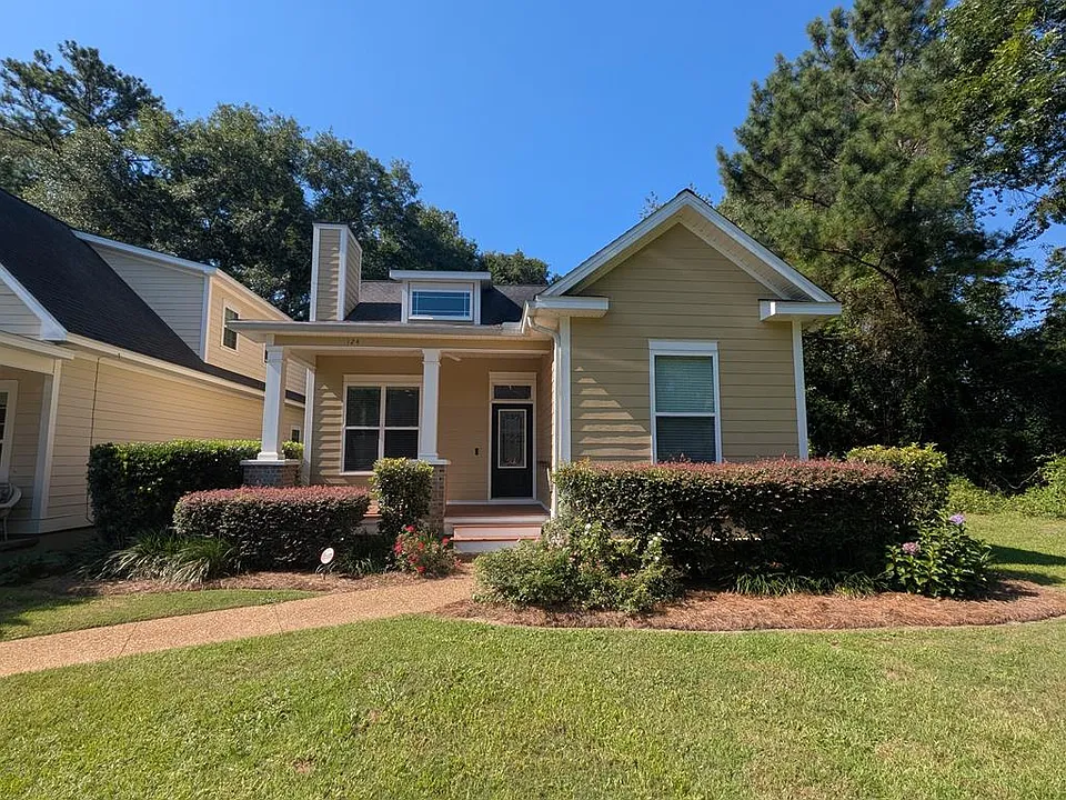 124 Pepperdine Ct