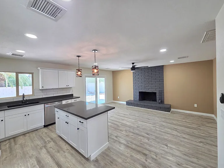 5835 E Acoma Dr — Photo 8