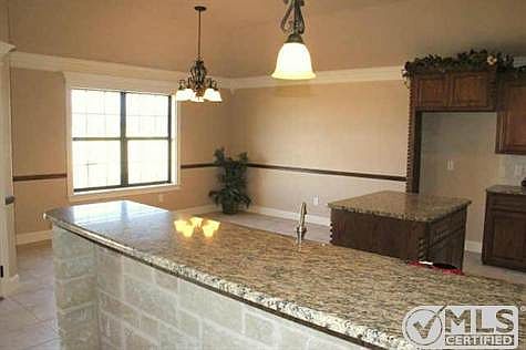 4th image of 2102 Bunker Hill Dr